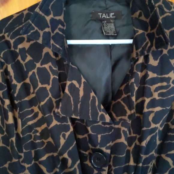 Ladies animal print tie waist lightweight jacket - Picture 3 of 5